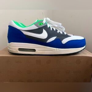 MEN’S NIKE AIR MAX 1 ESSENTIAL SIZE 8.5 BLUE, GRAY & NEON GREEN